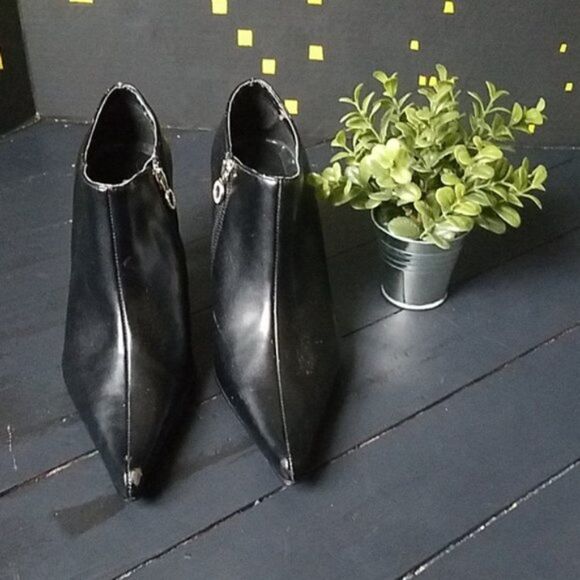 Unlisted Black Ankle booties - Picture 2 of 7